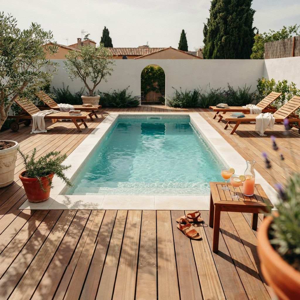 Cocktail Pool